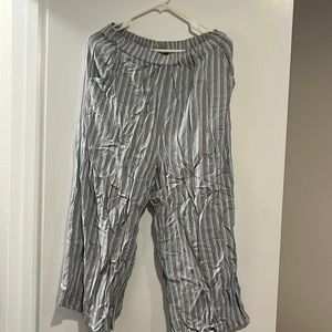 Striped flowy cropped pants